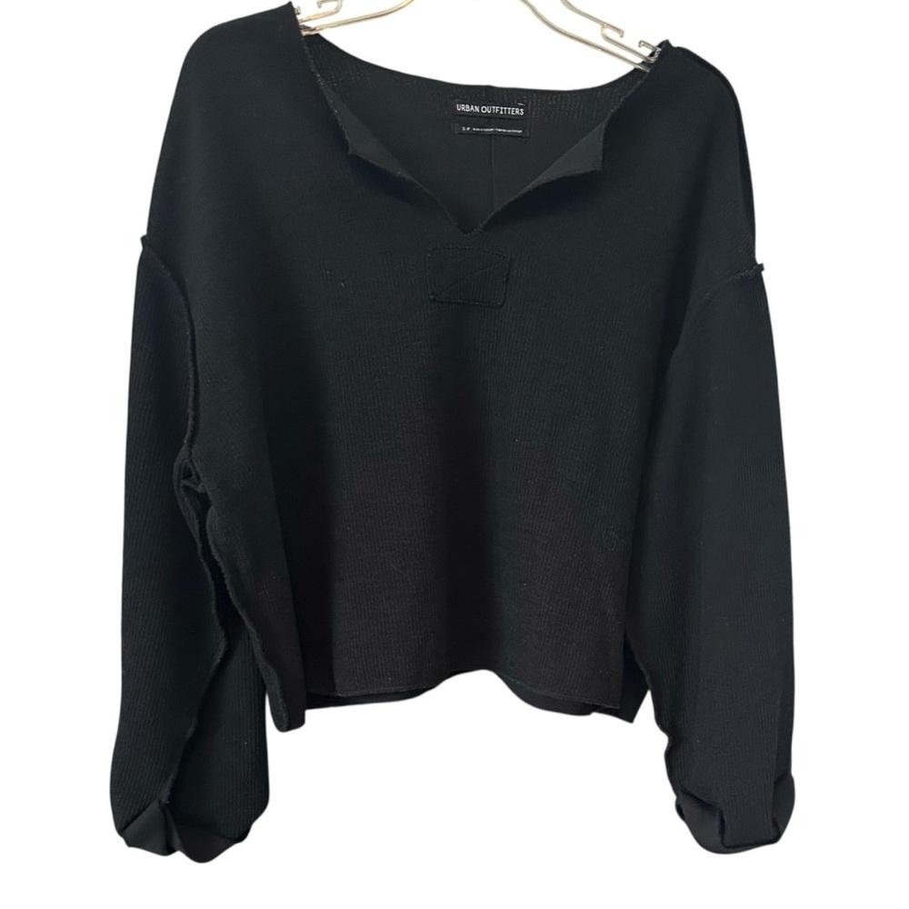 Urban Outfitters Cropped Women's Sweater Sz Small Black V-Neck Ribbed Outside